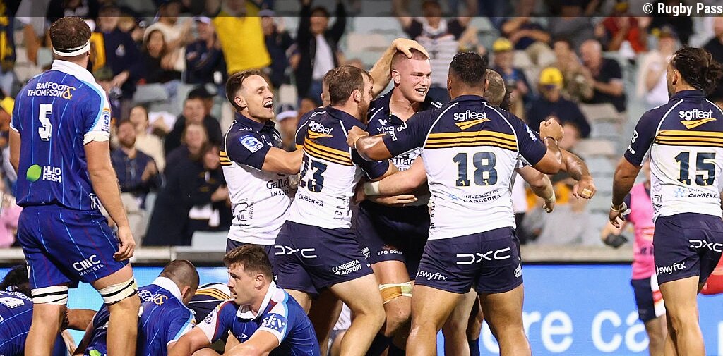 VIDEO - ce coup de pied de pilier qui offre l'essai des Brumbies à 60m