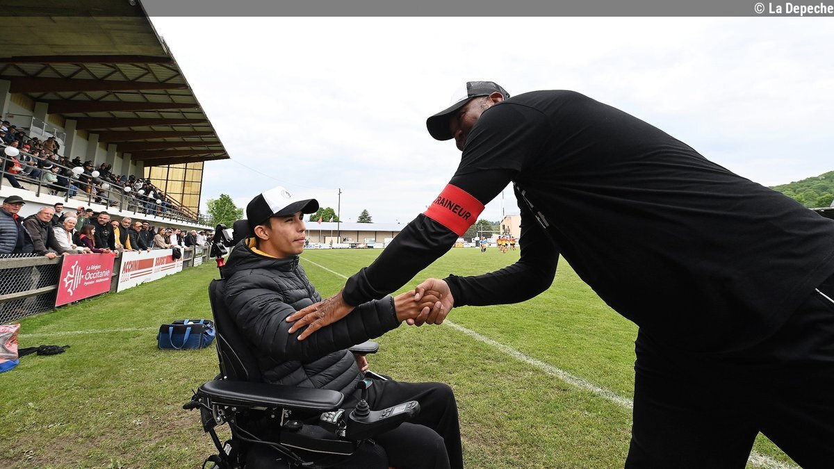 Agression lors d'un match de rugby en Aveyron : visite des joueurs du Stade toulousain à l'hôpital et "maillot dédicacé", Noa