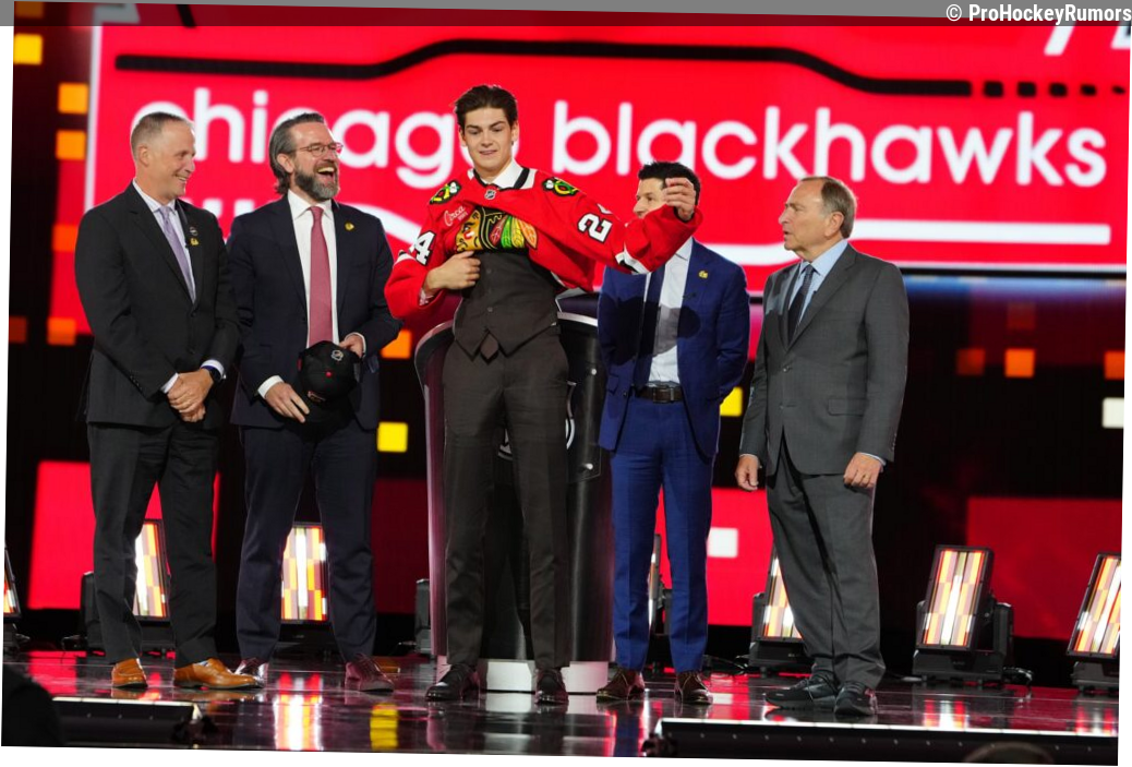 Blackhawks Expected To Sign Sacha Boisvert After College Season Ends