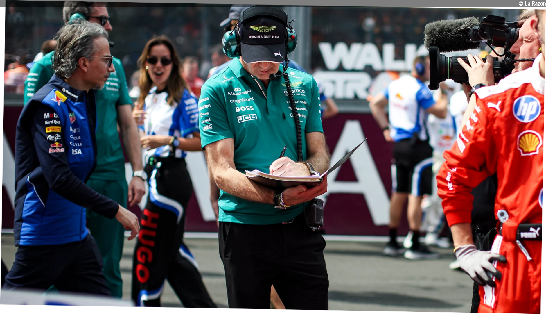 Newey cazado en Australia tras el fiasco de Aston Martin: ¡Ojo a lo que apunta en su libreta!