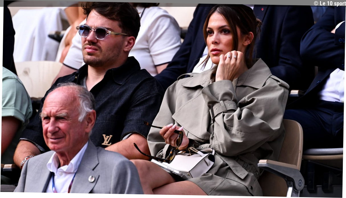 XV de France - «Un scénario qu'on aurait même pas pu imaginer» : Iris Mittenaere émue aux larmes, Antoine Dupont n'en revient