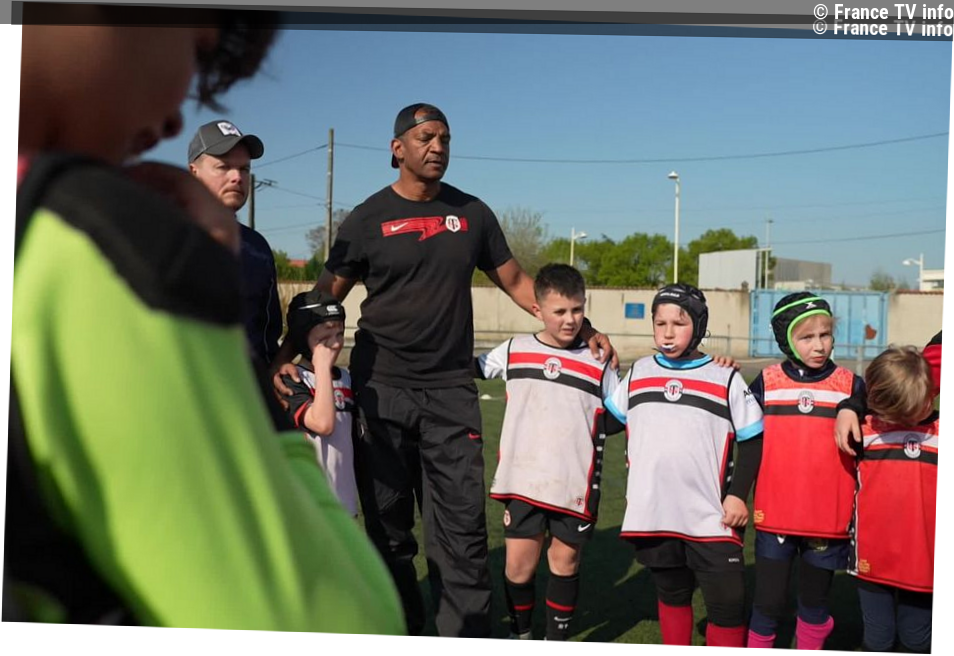 "C'est quand même une légende !", Emile N'Tamack encadre un stage sportif pour les jeunes du club de rugby de Nancy-Seichamps