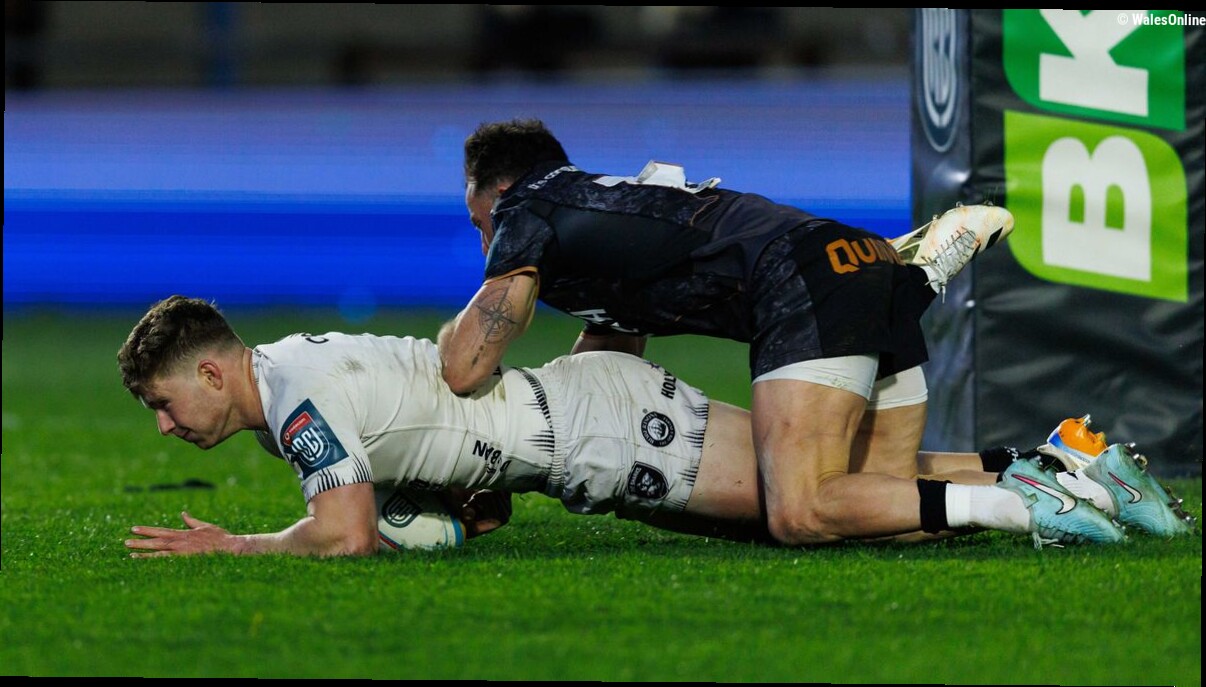 Wales international defends actions after 'scumbag' abuse and Liam Williams wants chance