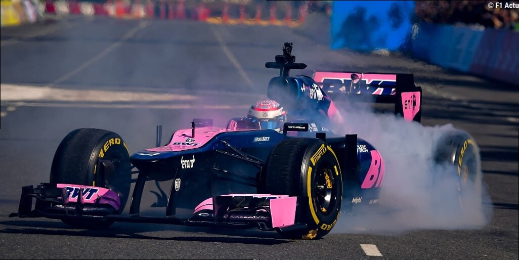 Colapinto enflamme Buenos Aires au volant d'un V8 Renault