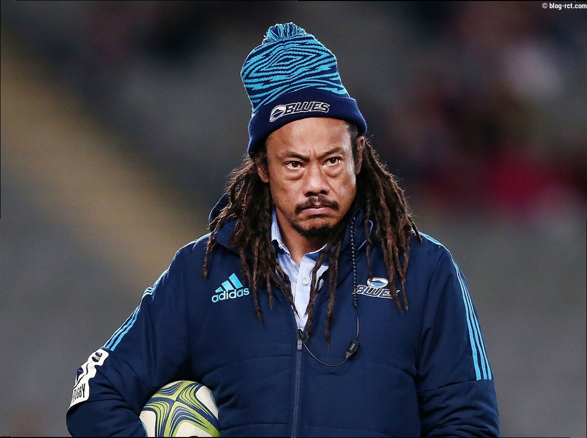 « Il reste une lueur d'espoir » : Tana Umaga se bat pour sauver son club