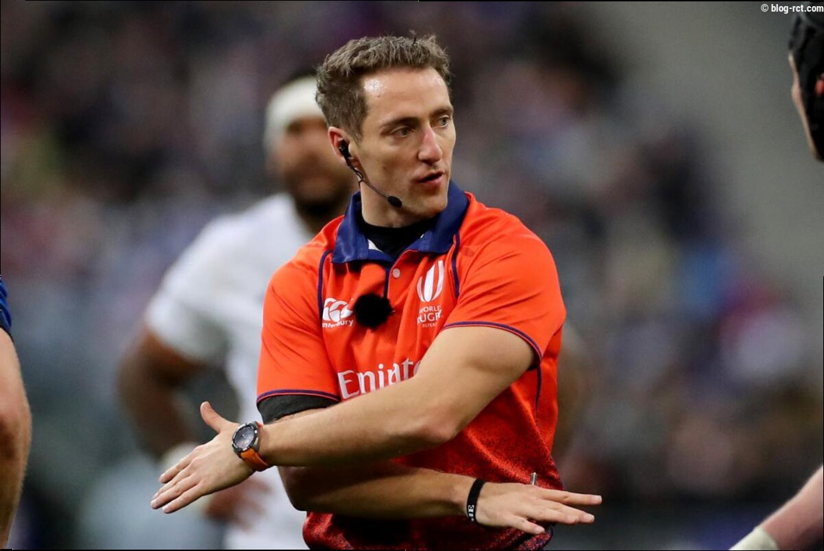 Joan Caudullo en colère contre l'arbitre Andrew Brace