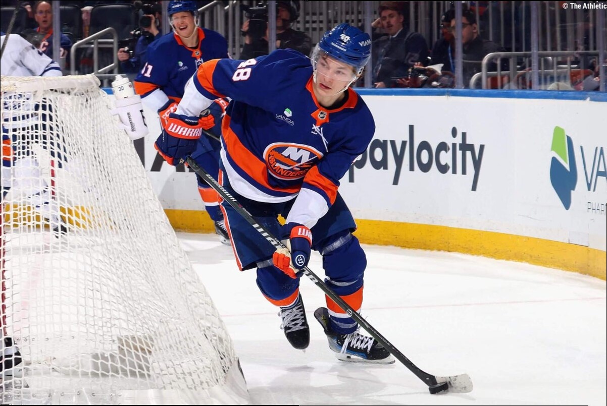 2026 NHL Calder Trophy finalists: Islanders' Schaefer remains heavy favorite