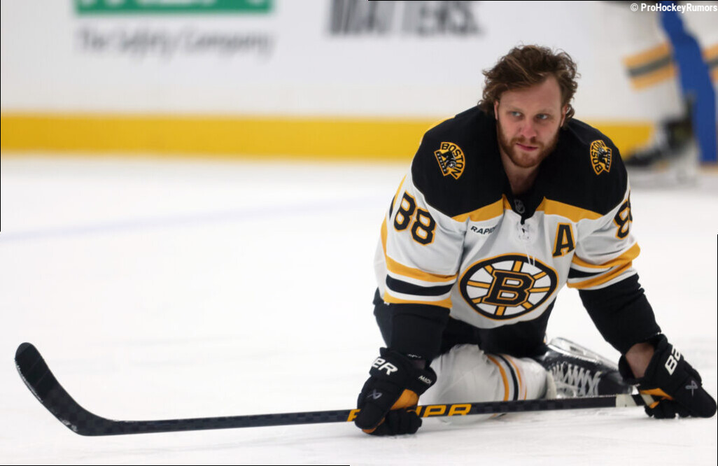 Bruins Notes: Pastrnak, Sturm, Hagens