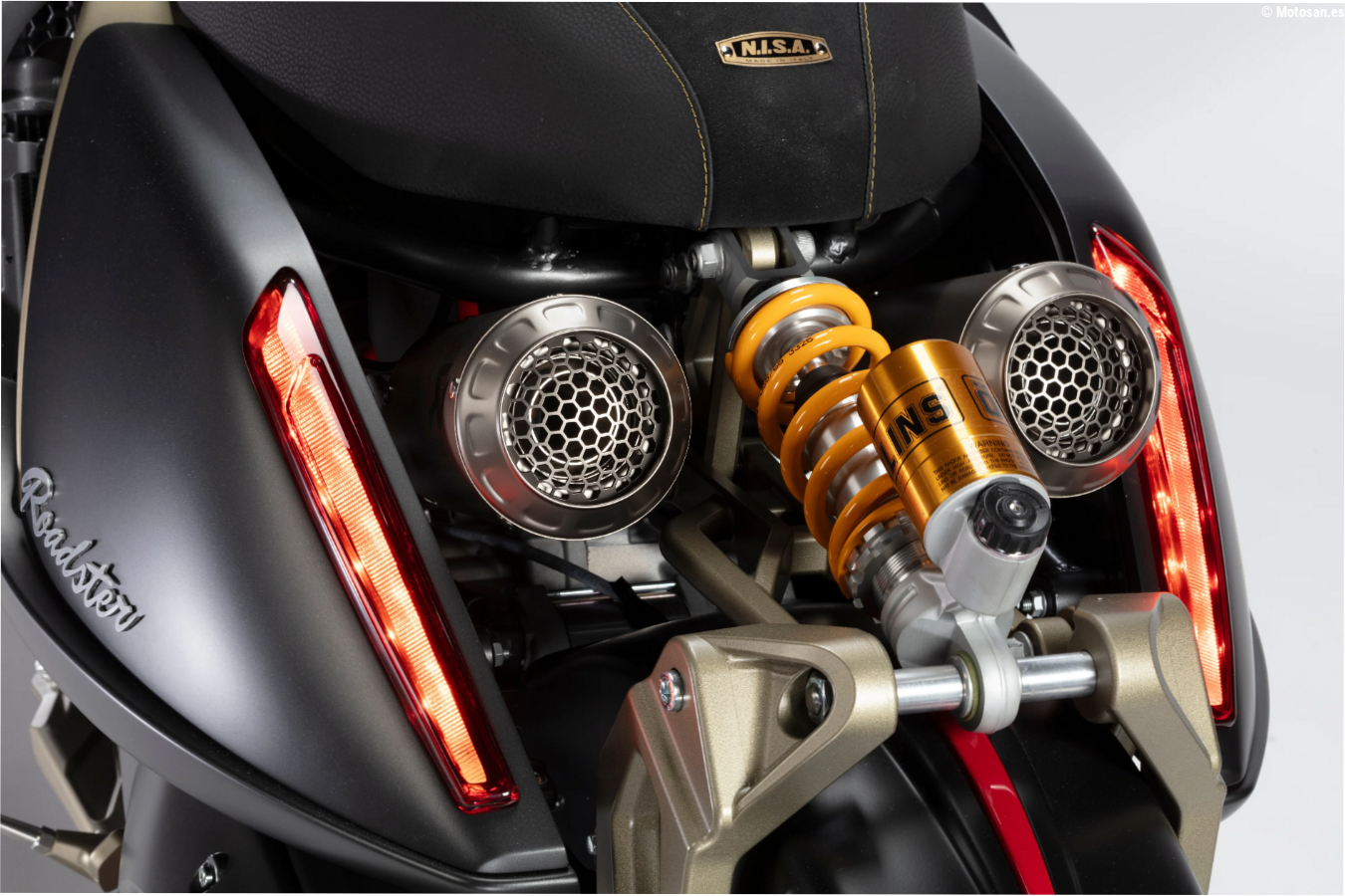El scooter 400cc que rompe con todo lo establecido