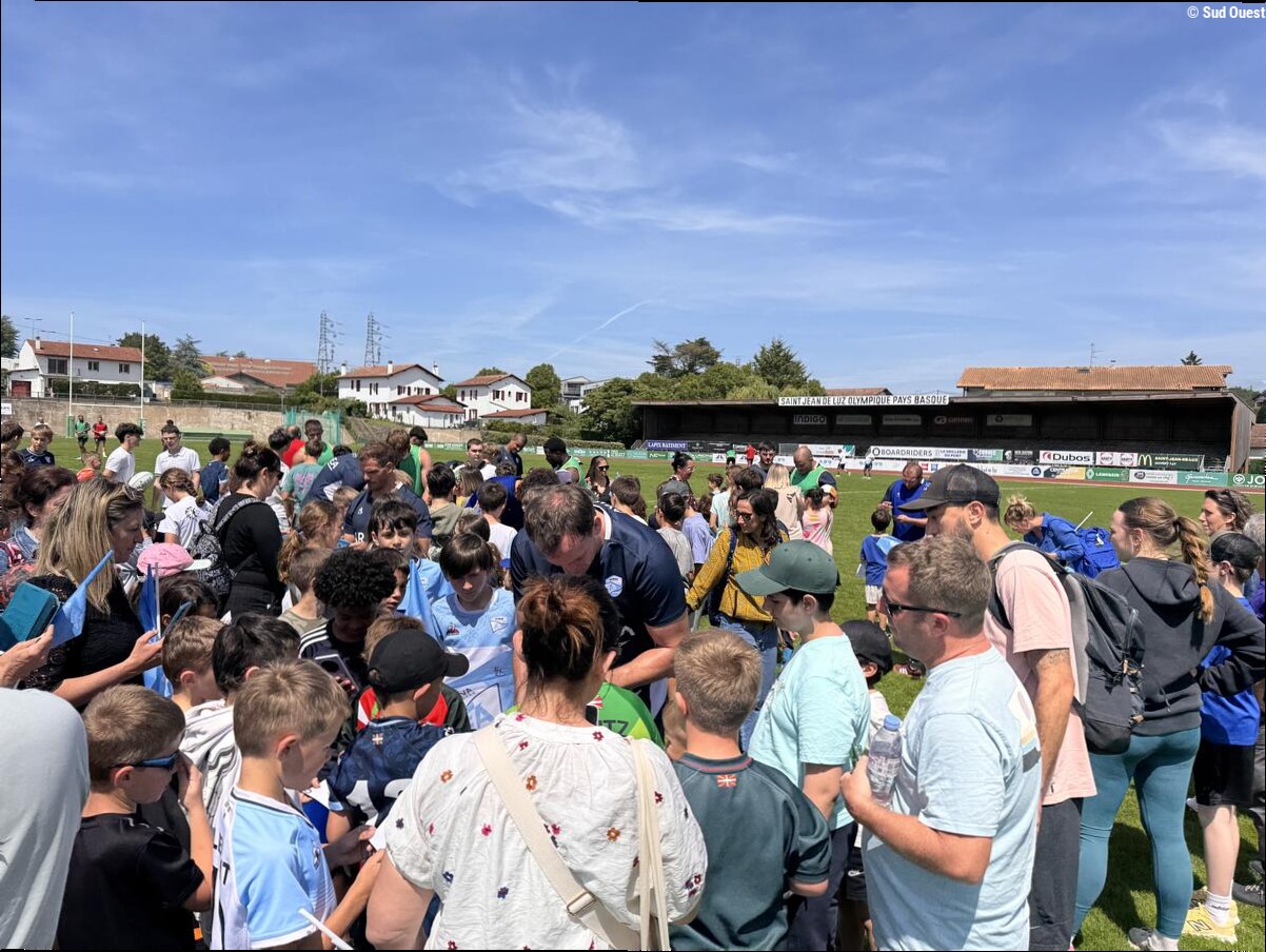 Rugby / Top 14 :l'Aviron bayonnais à l'entraînement sur la pelouse du Pavillon bleu, à Saint-Jean-de-Luz