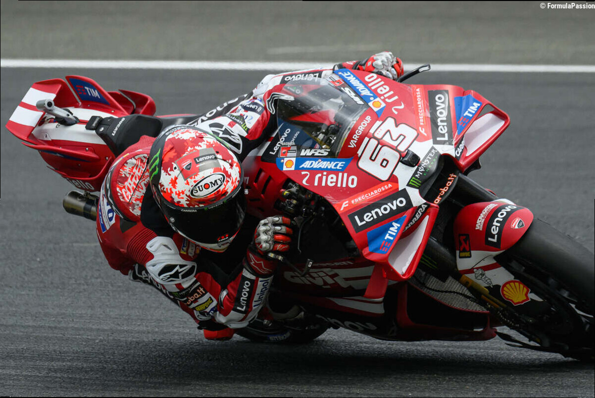 Bagnaia: "Sono carico, il podio serviva per il morale dopo una giornata con così tanti incidenti"