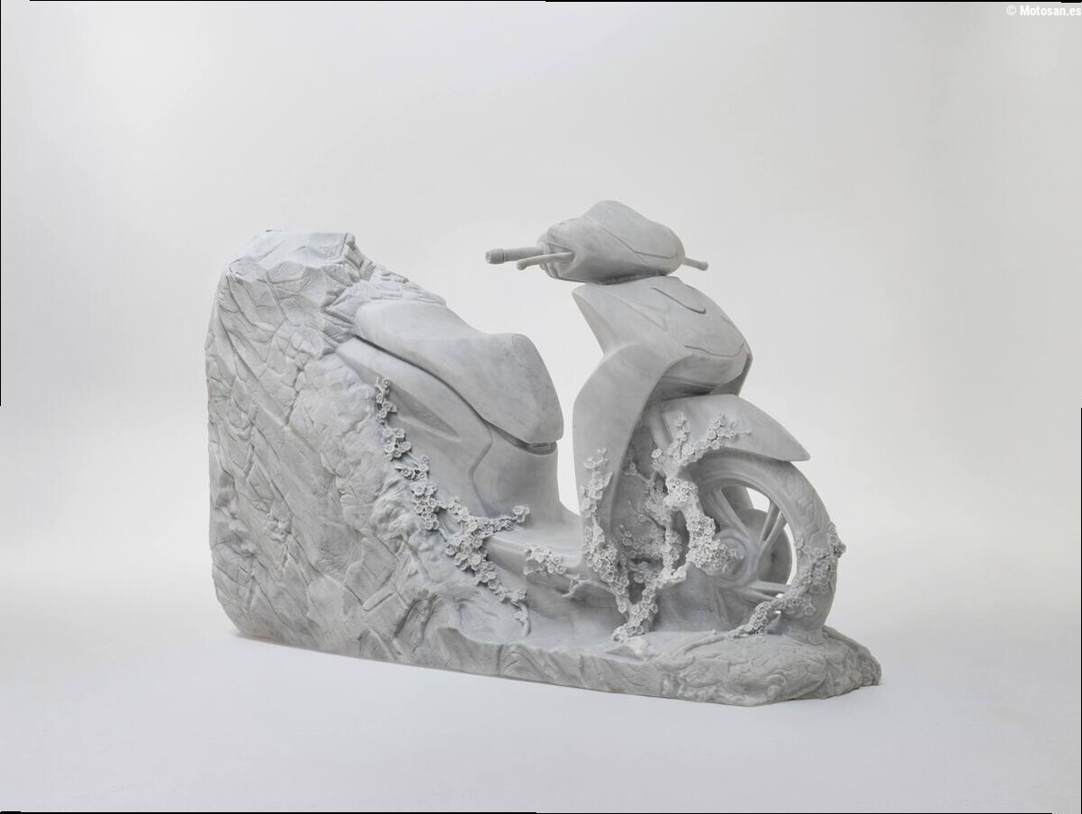 Mármol, arte y cero pintura para celebrar el cuarto de siglo del scooter más vendido de Honda