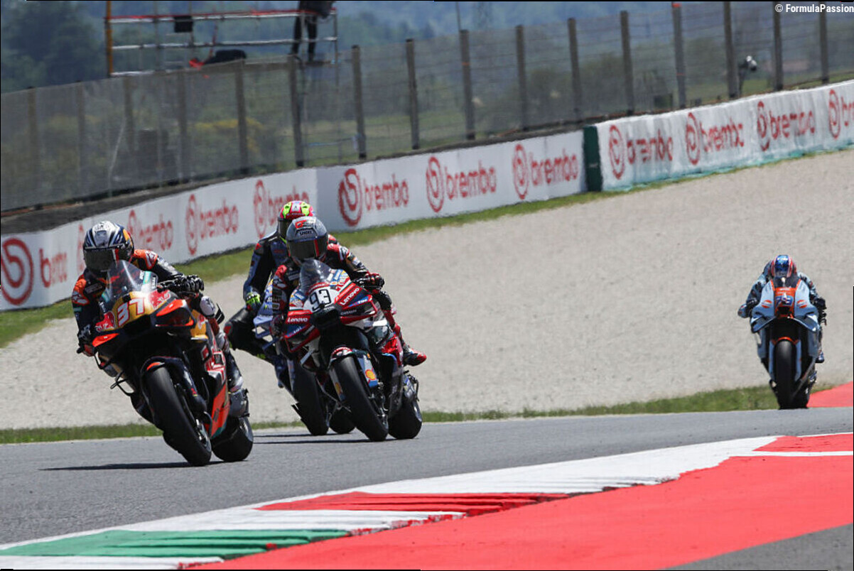 Acosta contro Marquez, profumo di 2027: "La lotta più dura della mia vita"