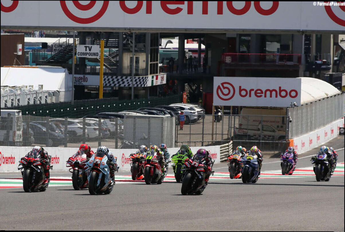 Orgoglio Ezpeleta: "MotoGP è il miglior motorsport. Dalla F1 prenderei solo la sicurezza"
