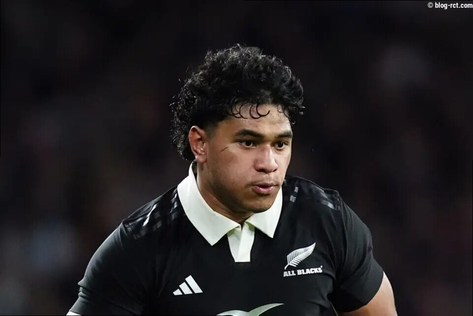 Énorme frayeur pour un All Black évacué à l'hôpital après un choc terrible