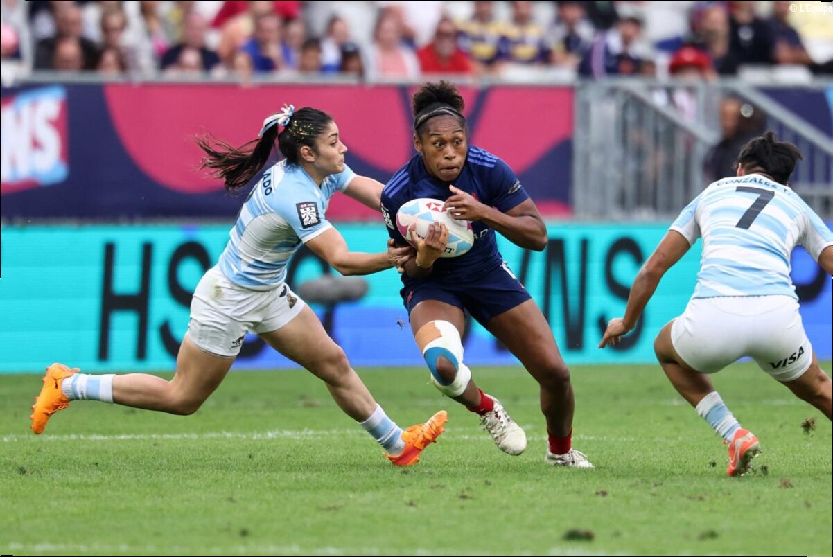 Anaïck Konyi révélation de l'année sur le circuit féminin de rugby à 7, Alycia Christiaens dans l'équipe type