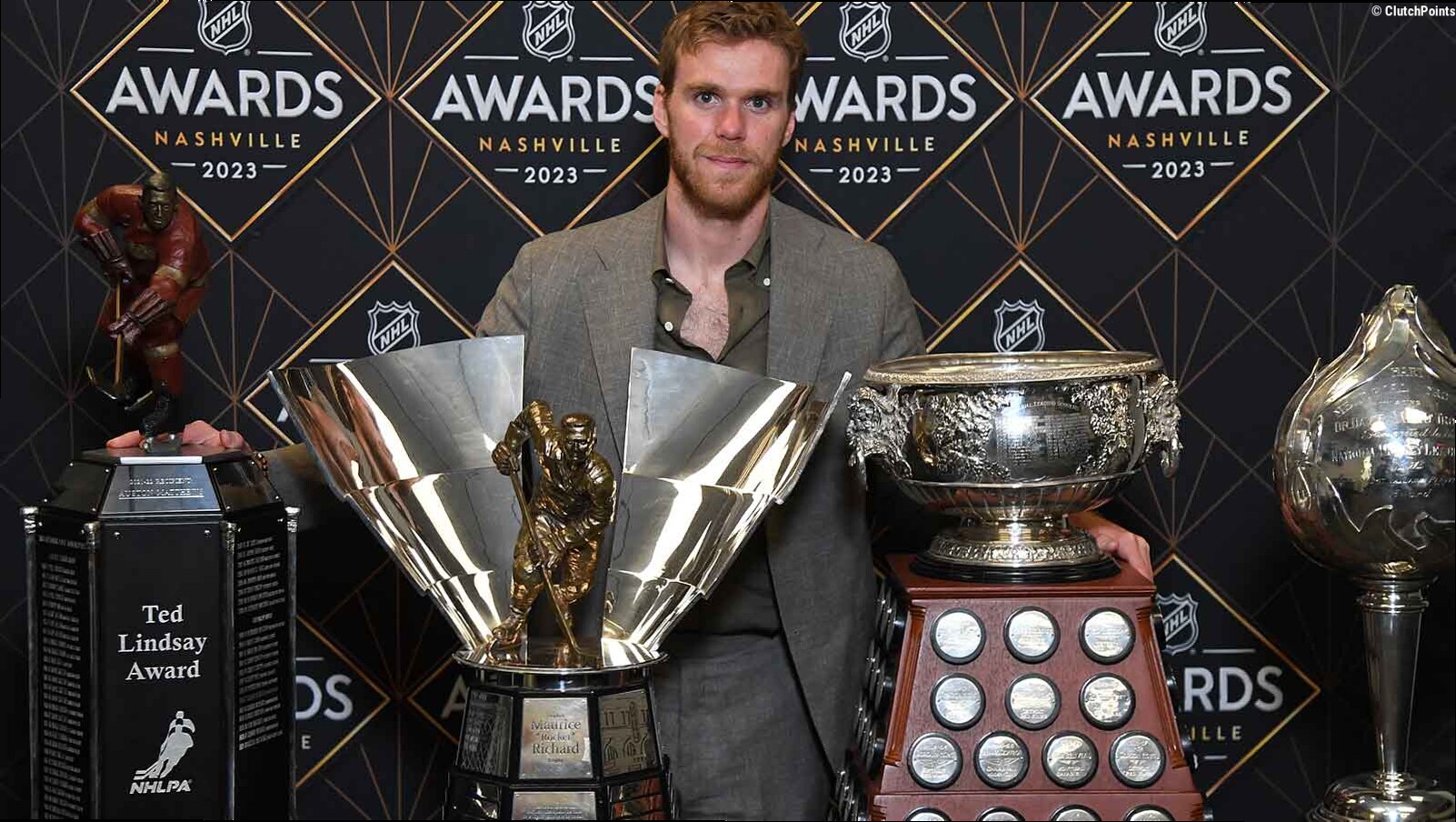 Oilers star Connor McDavid joins Wayne Gretzky on exclusive list after latest award