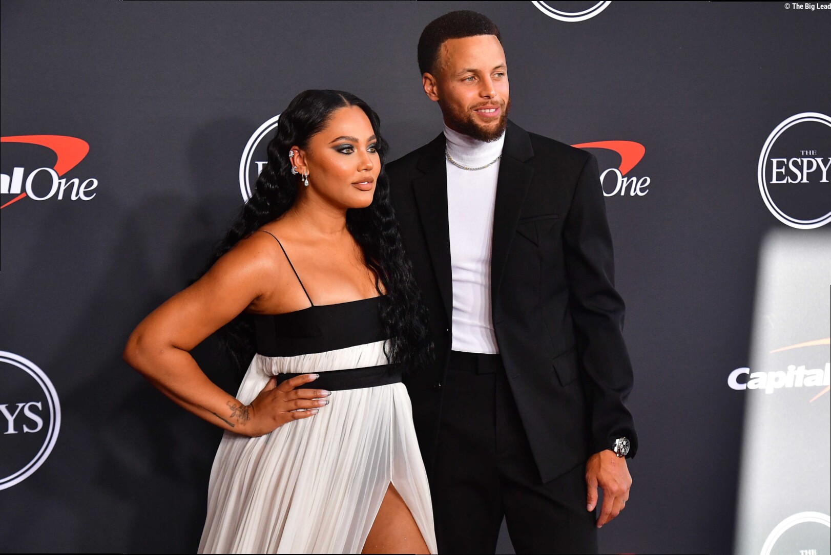 Ayesha Curry's stunning outfit catches Stephen Curry's attention