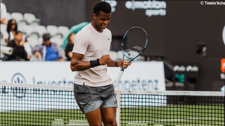 ATP - Stuttgart : Mpetshi Perricard renverse Safiullin après une folle remontée #BossOpen #Mpetshi #MpetshiPerricard #ATP
