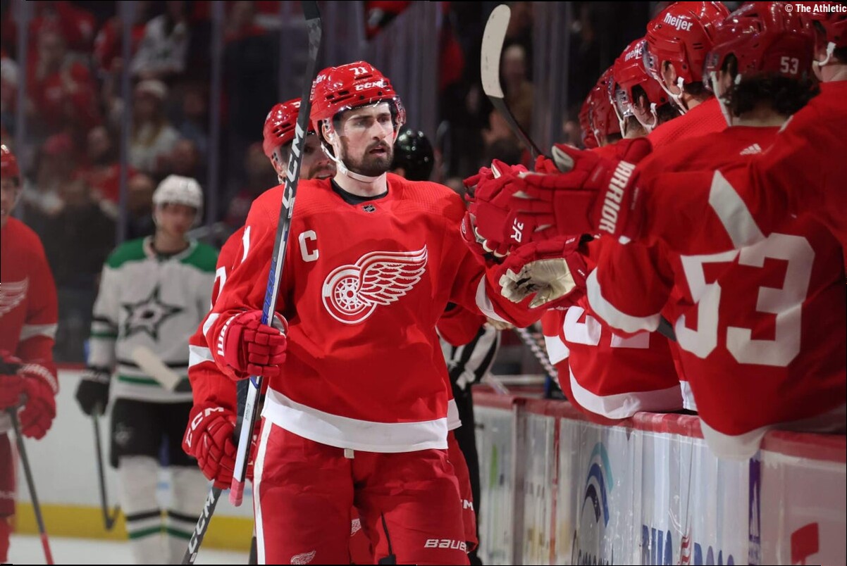 NHL rumblings: Larkin trade list expanding, plus latest on Matthews, Werenski, Tuch, Lee, more