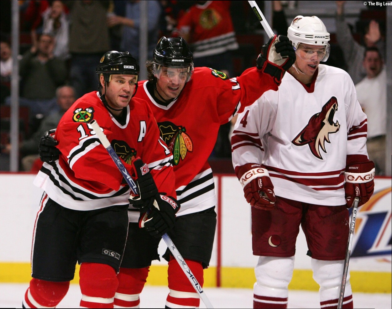 Former Blackhawks forward, 10-year NHL veteran, dies at 47