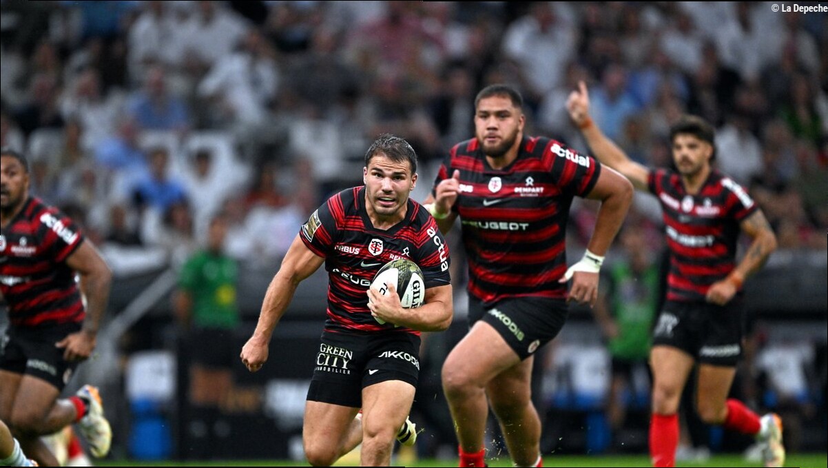 Stade Toulousain : le Stade de France avant l'hémisphère Sud pour Antoine Dupont ? Le capitaine des Bleus pressenti pour disp