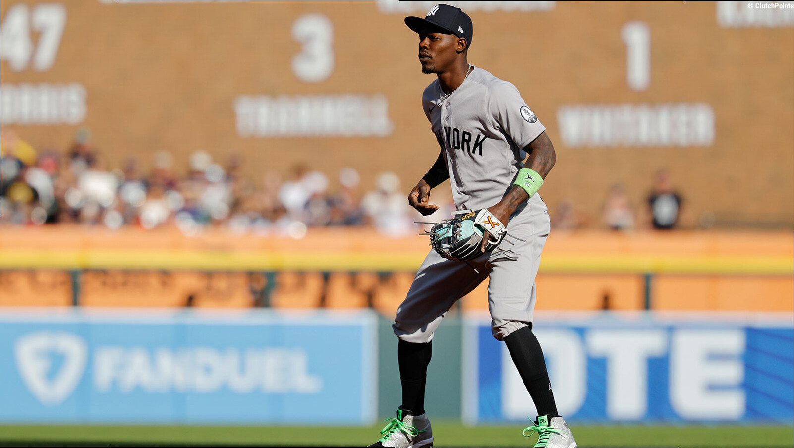 MLB world is freaking out over Yankees infield Jazz Chisholm Jr.'s mid-game lollipop