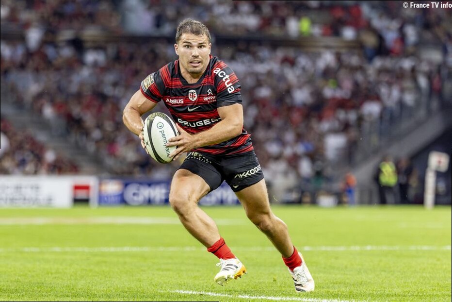 "Je n'ai jamais travaillé aussi dur de ma vie" : la saison d'Antoine Dupont pour être au rendez-vous de la finale du Top 14
