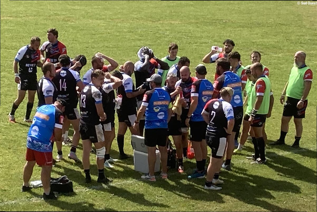 Rugby : comment s'adapter pour jouer un match couperet à 10 heures du matin