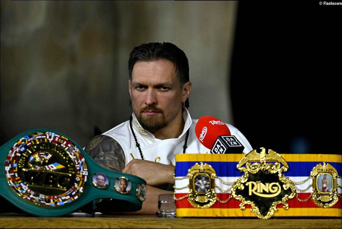 L'Ukrainien Usyk annonce renoncer à ses trois ceintures mondiales des lourds