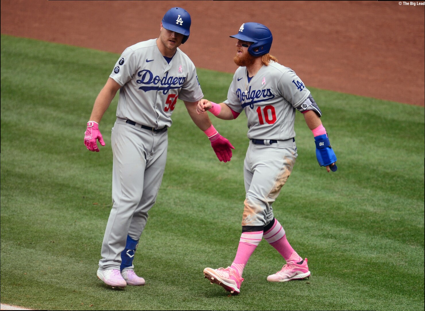 Former Dodgers infielder, 31, announces retirement from baseball