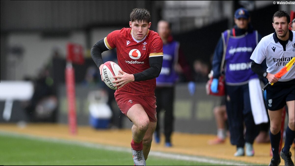 Wales U20s thrash Uruguay to set up pool decider against world champions