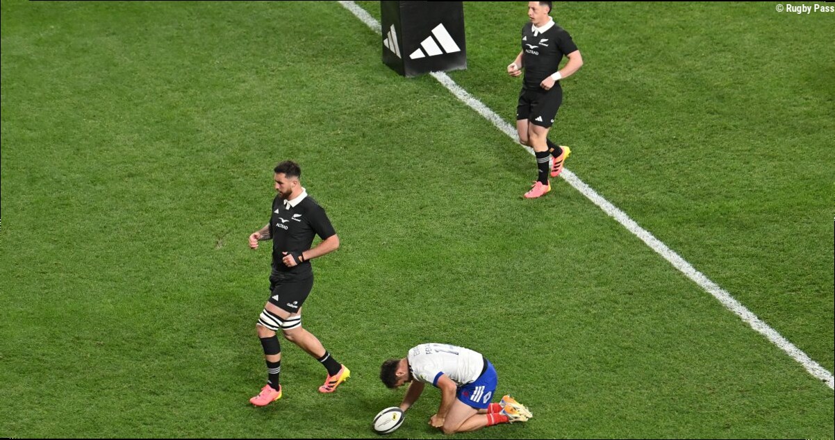 Remplacé contre les All Blacks, inquiétudes autour de Damian Penaud