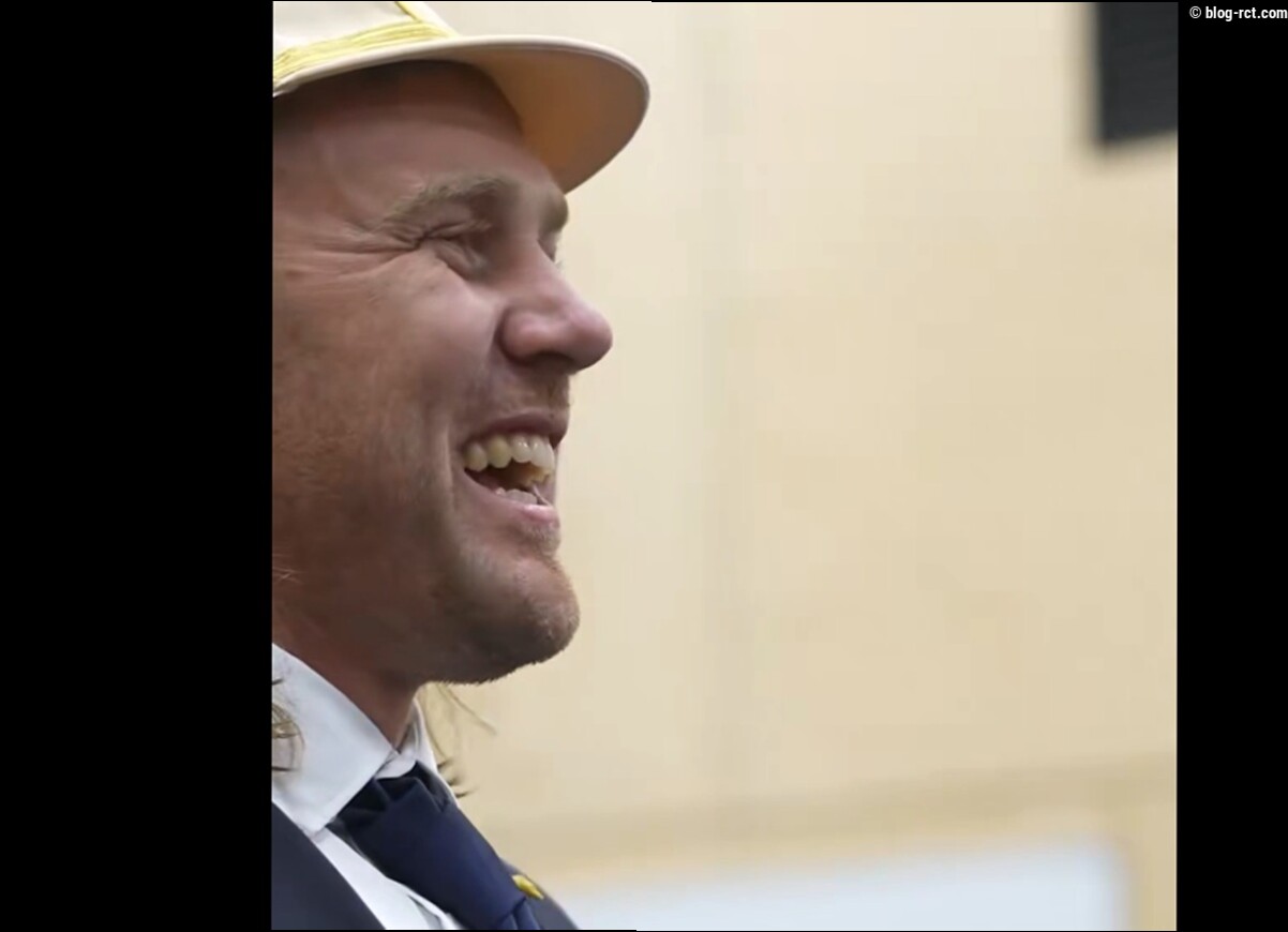 VIDEO – Tom Staniforth craque et nous file les larmes aux yeux : « Putain, je suis un joueur de l'équipe de France ! »