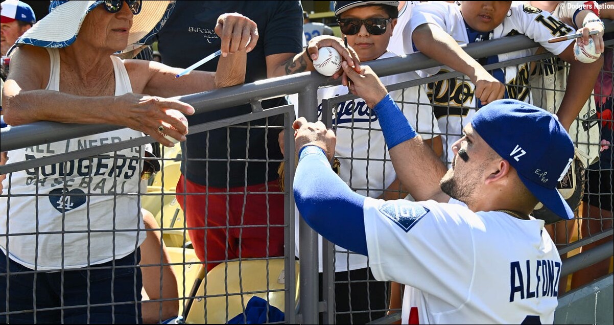 With a heavy heart, a big-league dream comes true for Eliezer Alfonzo