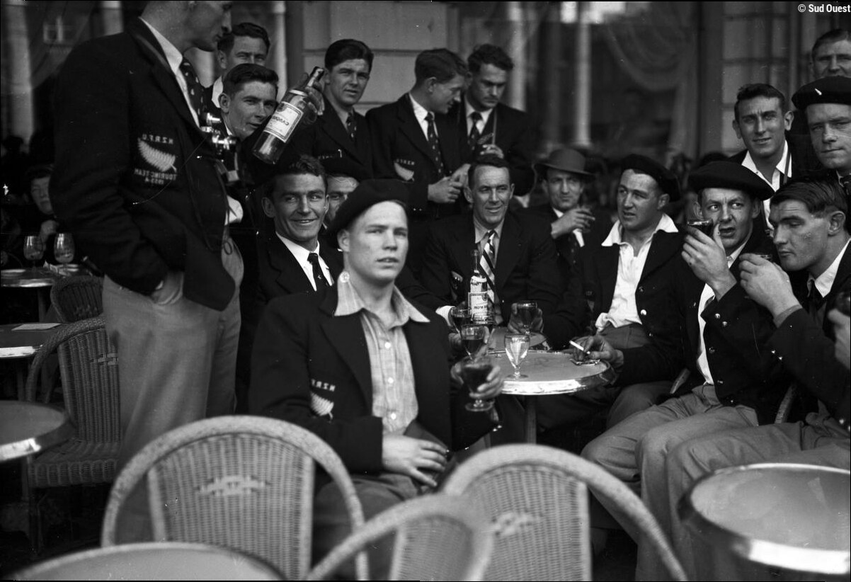 Dans l'œil des archives : 1954, les All Blacks lèvent le coude à Bordeaux