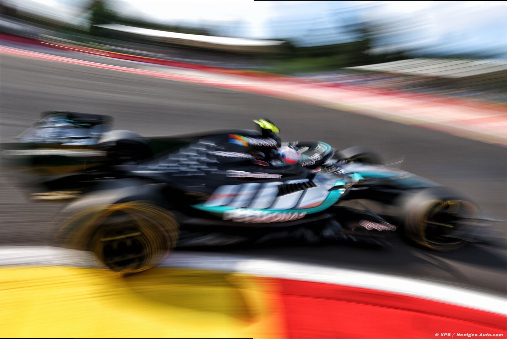 Mercedes F1 : Antonelli retrouve le sourire à Spa, Russell encore en retrait après les Libres
