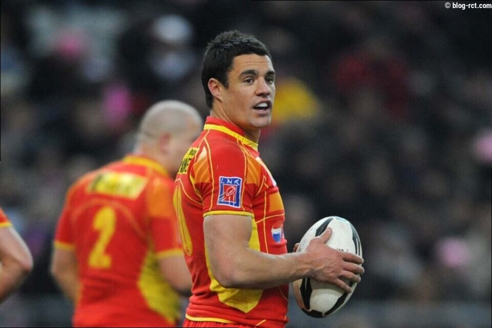 L'avion pour Toulon détourné vers Barcelone : L'incroyable secret du transfert de Dan Carter !