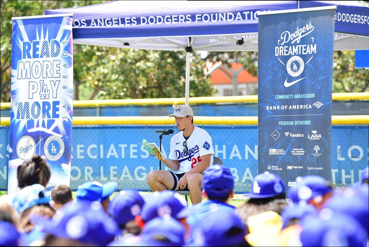 Tommy Edman Brings the Story of Jackie Robinson to Life at Lincoln Park Dodgers Dreamfield