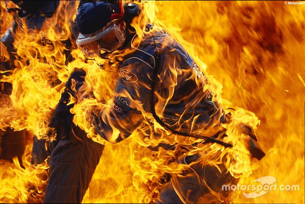 La historia detrás de la foto más icónica de un repostaje de F1