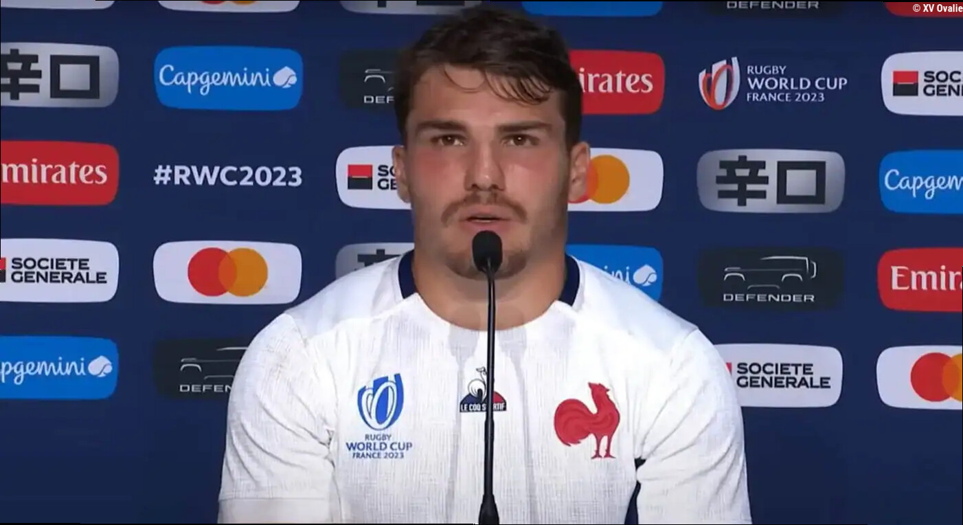 XV de France. Antoine Dupont sur le banc ? L'idée folle des Anglais après les performances de Maxime Lucu