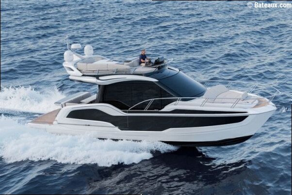 Galeon 420 FLY, deux cabines et trois espaces extérieurs dans un format contenu