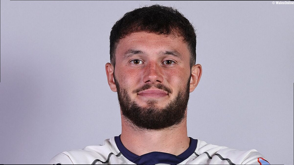England U20s star considers Wales switch as he targets Test call-up after move