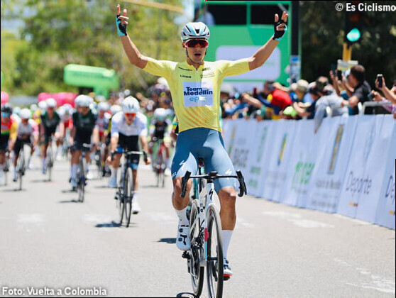 Wilmar Paredes completa el tres de tres en Neiva y refuerza su liderato en la Vuelta a Colombia