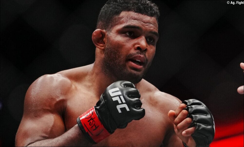 Manumito explica desafio a veterano após vitória no UFC: "Trocar porrada por três rounds"