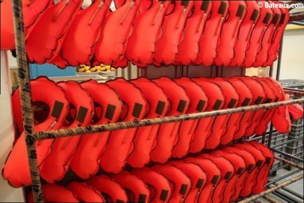 Comment fabrique-t-on nos gilets de sauvetage ? Secumar nous a ouvert ses portes.