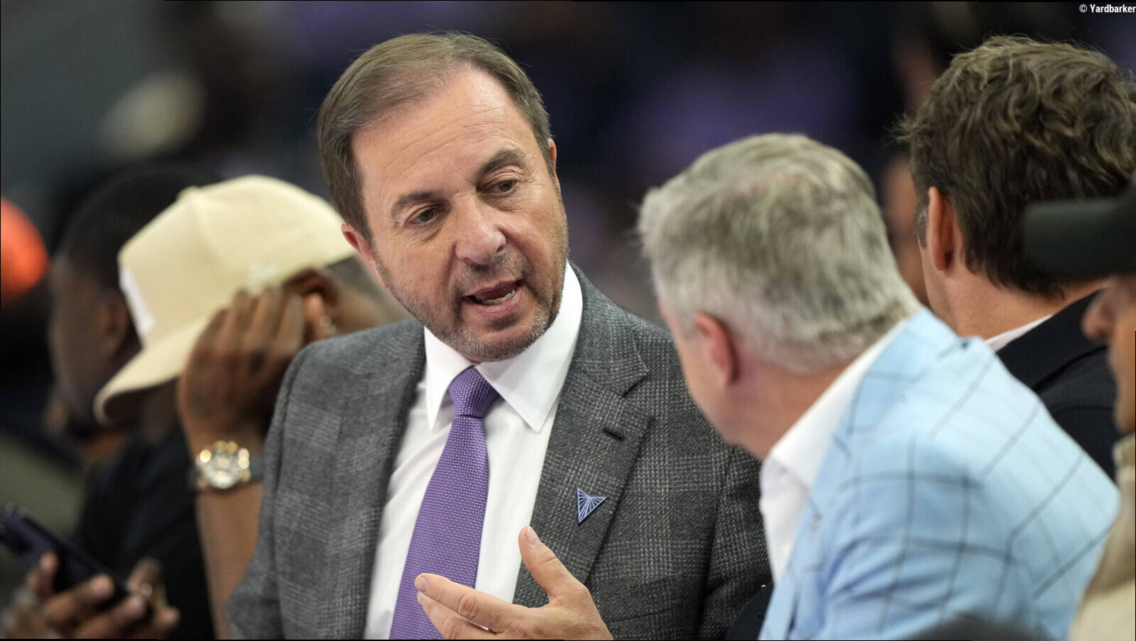 Warriors owner bemoans 'negativity' from fans