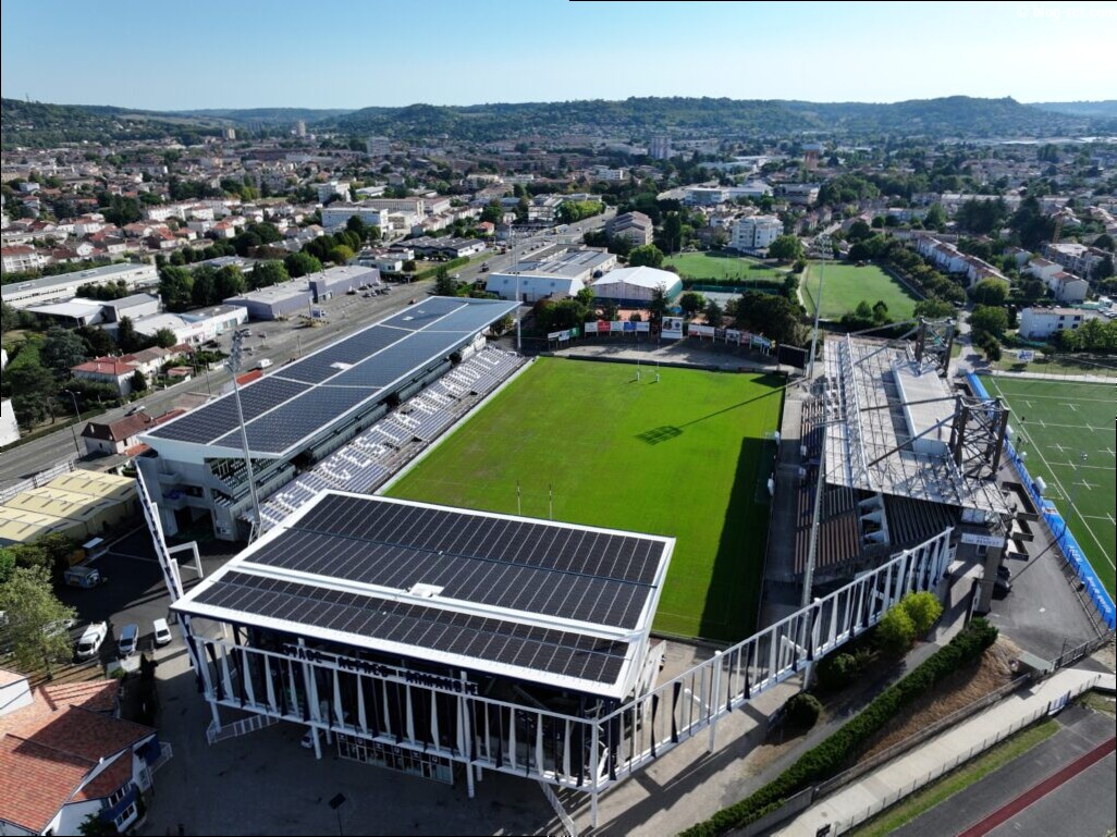 Coup de théâtre pour la nouvelle pelouse du SU Agen : le constructeur a fait une erreur !