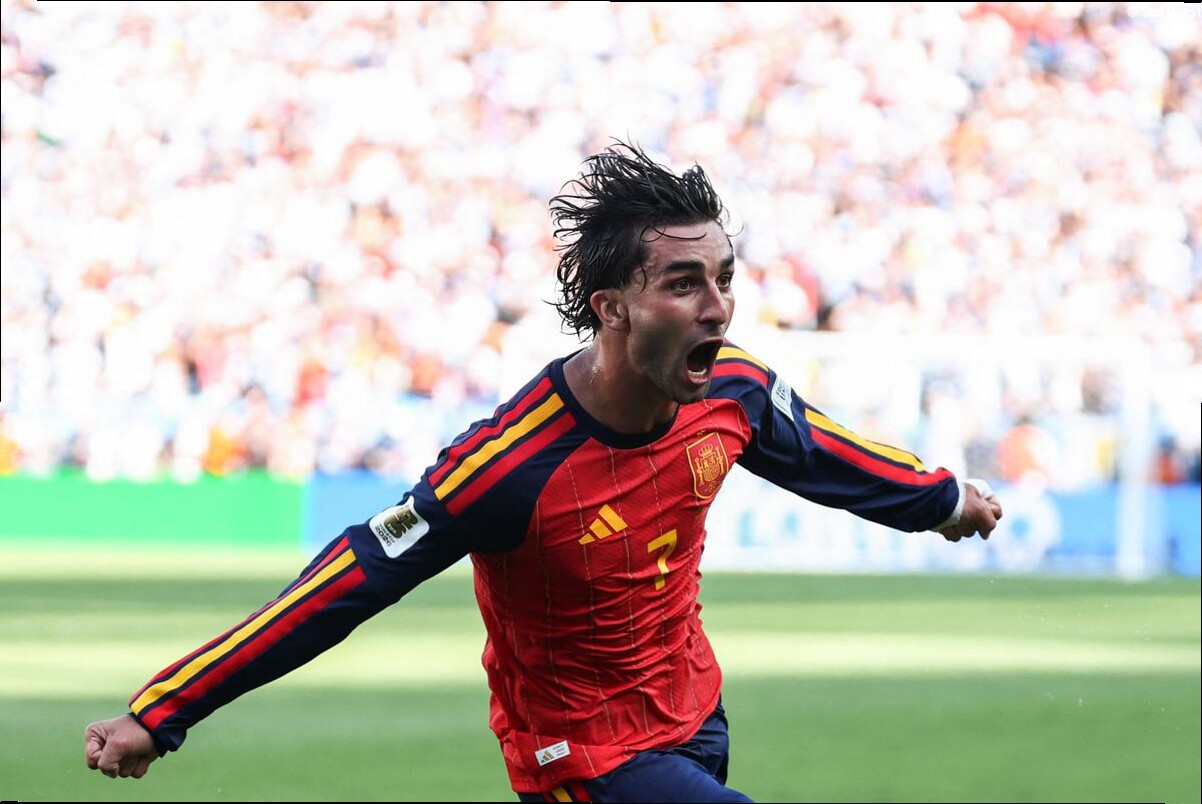 Football : le champion du monde espagnol Ferran Torres s'engage pour cinq ans avec le Paris Saint-Germain