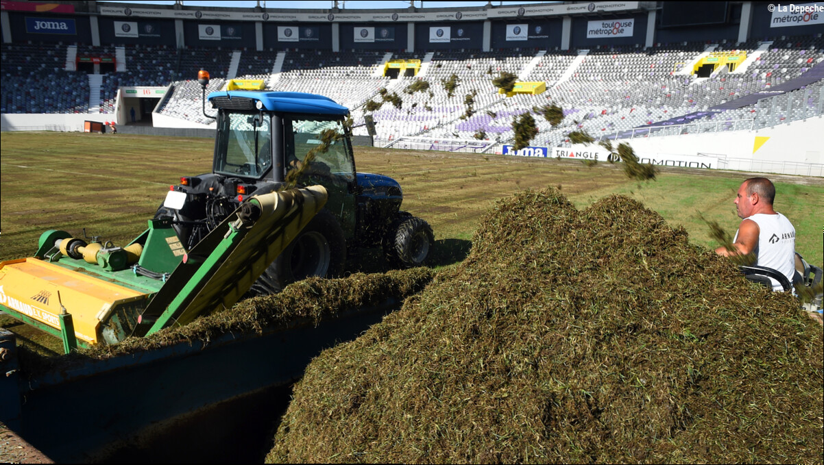 Un énorme chantier réalisé en urgence au Stadium de Toulouse, et des camions spéciaux venus de loin pour que puisse se tenir 